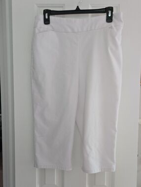 croft & barrow White Pull-On Capri Pants